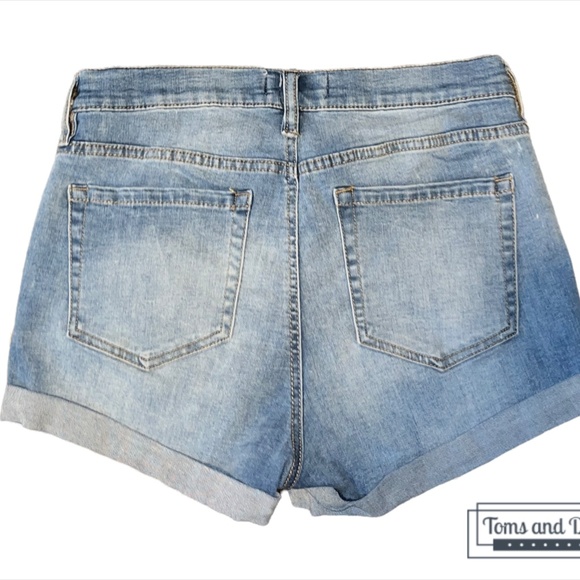 Garage Women's Jean Short Blue - Picture 2 of 2